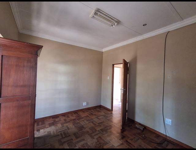 3 BEDROOM FREESTANDING FOR SALE IN STILFONTEIN EXT 4